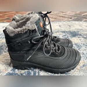 Merrell Black and Gray waterproof, suede , rubber Winter Boots with Fur Trim